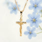 🔥【1° Más Vendido】🔥 Compra 3 y llévate 2 gratis !⏰ Collar con colgante de crucifijo tono dorado – Diseño detallado INRI, cadena Figaro ajustable y joya religiosa para el día a día ✝️✨